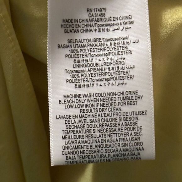 BCBGMaxAzria Sharon Off Shoulder Dress w/ Pockets Size Medium - Picture 3 of 4